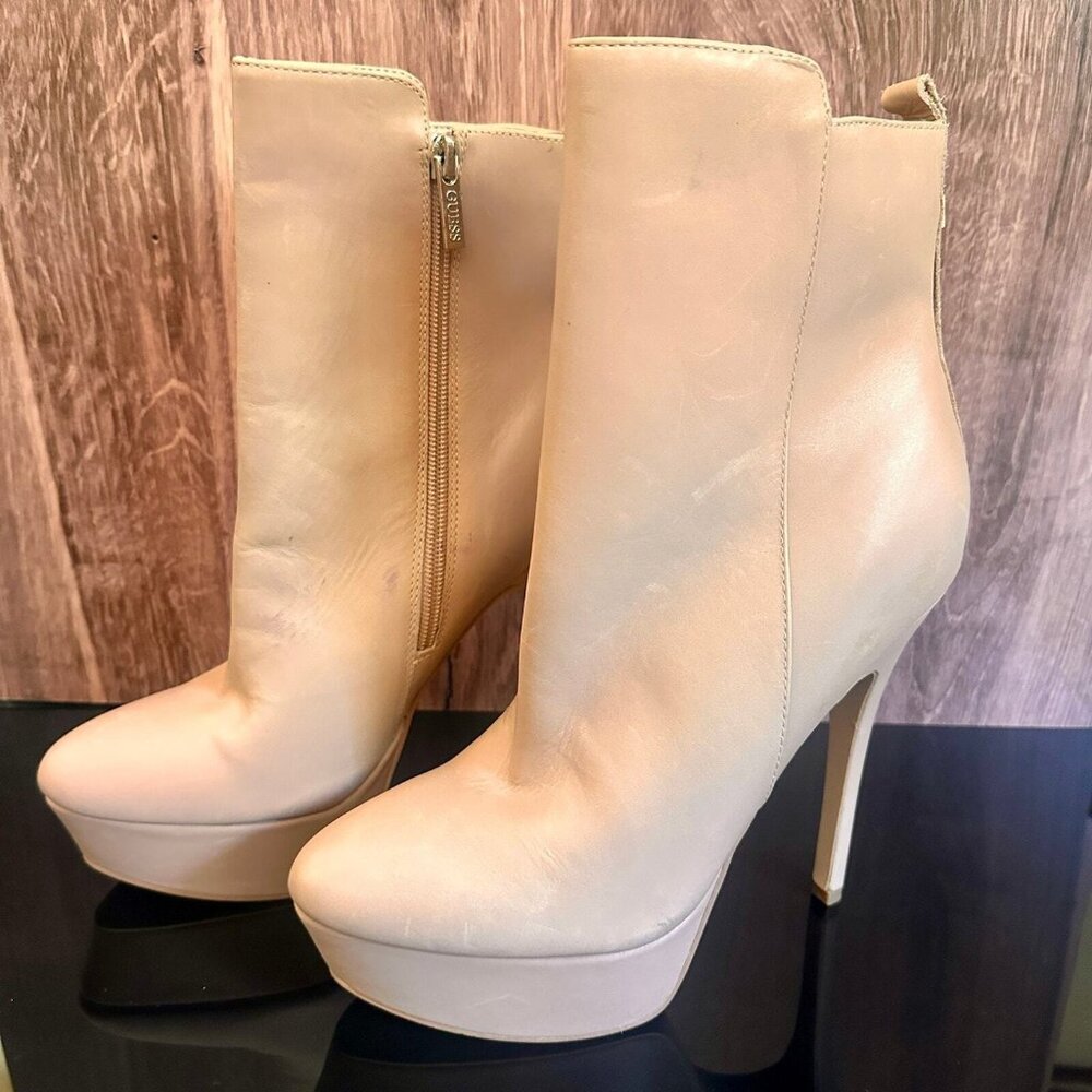 GUESS platform stilleto heel boots size 7.5, high heel and sexy!